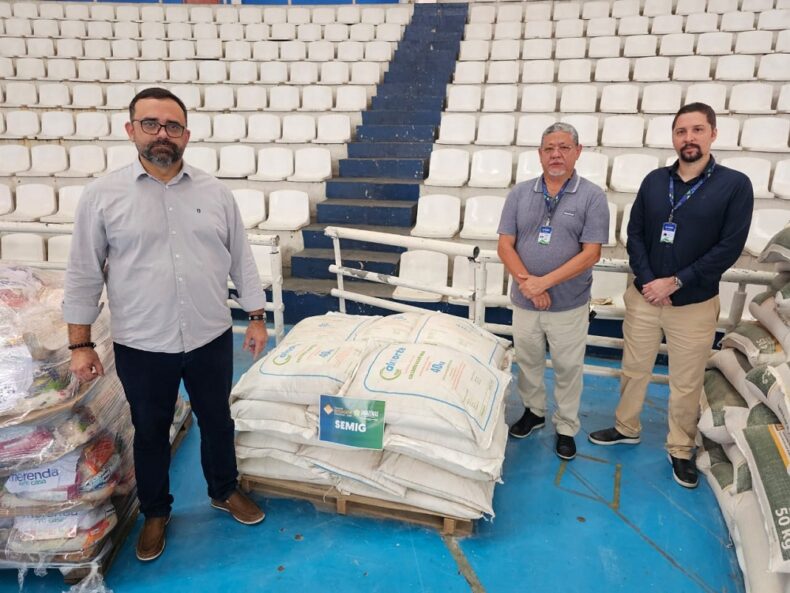 AMAZONAS entrega 2 toneladas de calcário às comunidades rurais de Manaus para minimizar queimadas