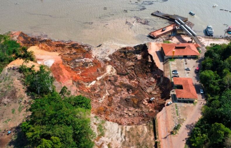 GERAL/Corpo de criança desaparecida após deslizamento de terra em Manacapuru é encontrado