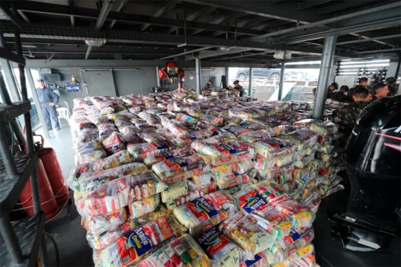 GERAL/Estiagem no AM: 3 mil toneladas de alimentos foram enviadas para municípios afetados pela seca