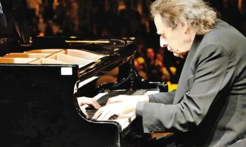 Cultura/Morre em Florianópolis, aos 84 anos, o pianista ARTUR MOREIRA LIMA