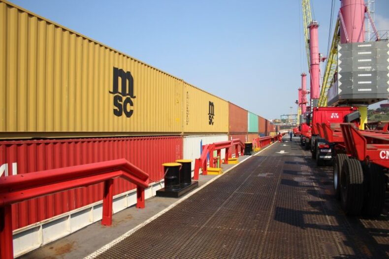 ECONOMIA/AMAZONAS alcança US$ 1,24 bi na soma de importação e exportação no mês de setembro