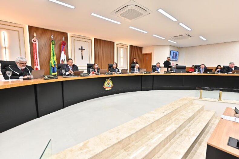 TCE-AM multa presidente da Câmara de HUMAITÁ em R$ 175,4 mil
