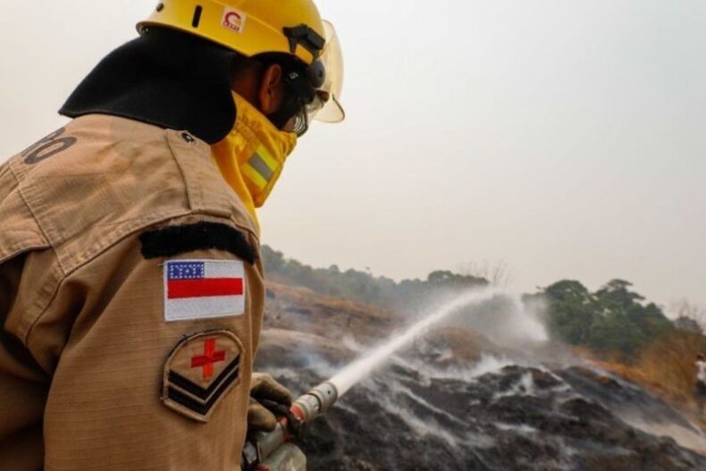 GERAL/Amazonas registra mais de 22 mil focos de incêndio combatidos durante a estiagem