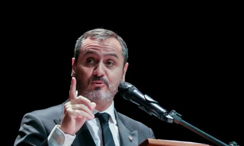 Geral/Polícia Federal investiga explosões em Brasília como ATO TERRORISTA