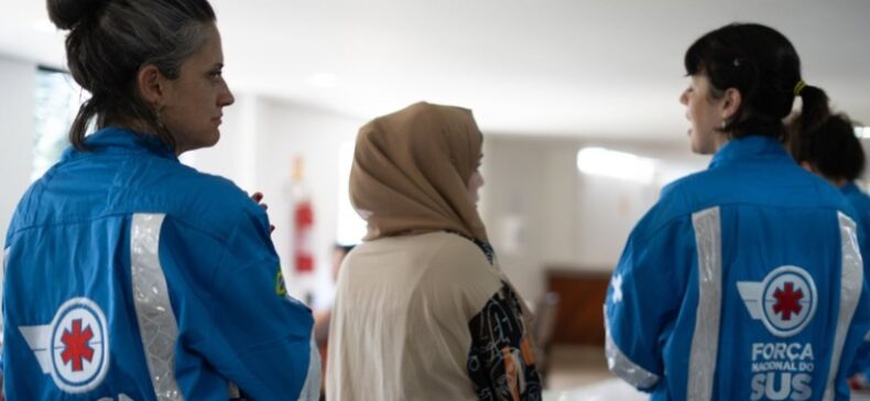 REPATRIADOS/Força Nacional do SUS atende os passageiros do 10º voo da Operação Raízes do Cedro