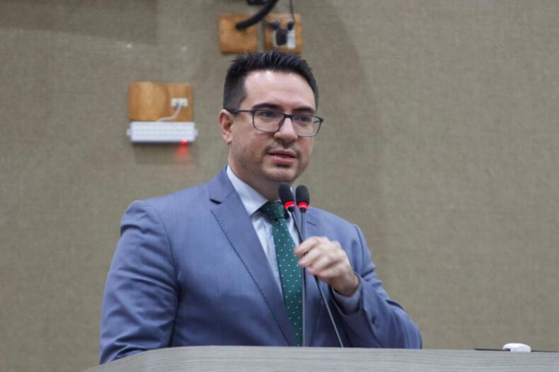 POLÍTICA/Rodrigo Guedes cobra explicações sobre plano de AÇÃO CLIMÁTICA em MANAUS