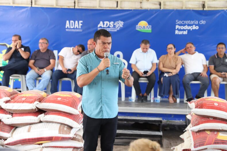 GERAL/Operação Estiagem: AVICULTORES de Rio Preto da Eva são beneficiados pelo Governo do Estado com 4,5 toneladas de ração