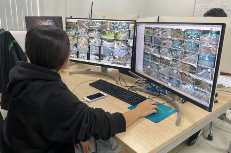 CIDADE/ALAGAMENTOS e DESLIZAMENTOS entre as 15 ocorrências durante as chuvas de hoje em Manaus