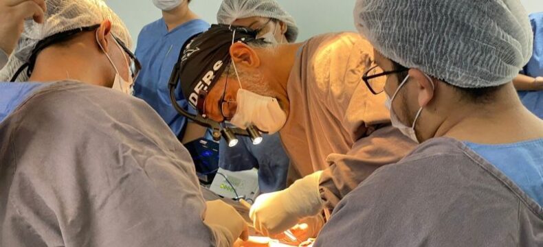 Saúde/CIRURGIA de alta complexidade remove tumor de 14 centímetros em paciente com deformidade mandibular