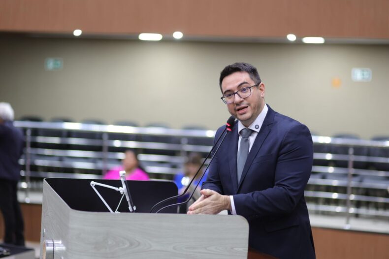 POLÍTICA/Vereador RODRIGO  GUEDES vota contra PL’s que reajustam salários do Executivo e Legislativo