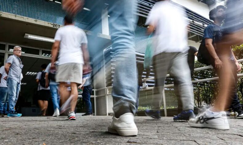 Geral/CONCURSO do IBAMA terá 460 vagas com salários de R$ 9,9 mil