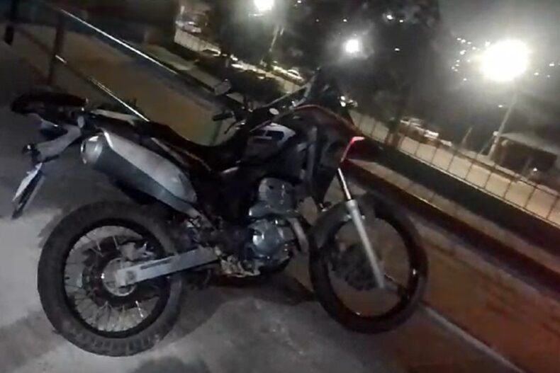 CIDADE/MOTOCICLISTA morre ao perder o controle do veículo e despencar 10 metros no bairro Cidade Nova