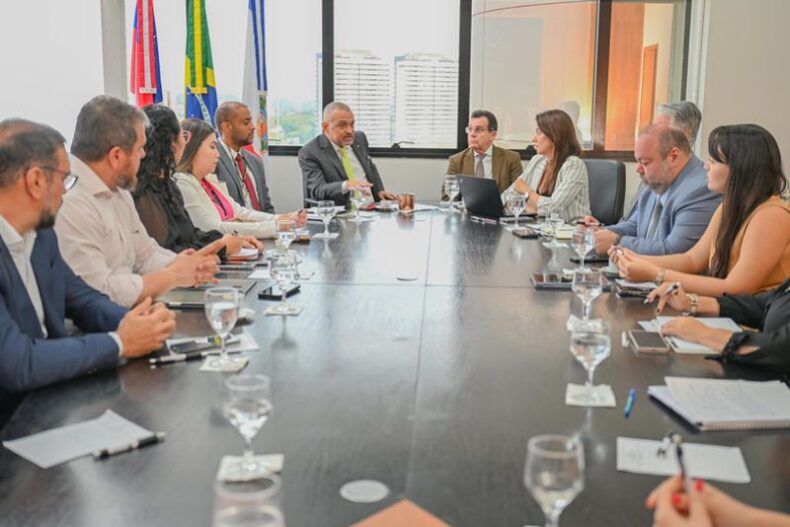Justiça/ Presidência do TJAM realiza primeira reunião com diretores e secretários para alinhar diretrizes da gestão
