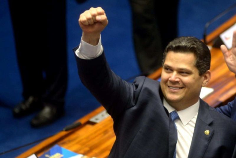 POLÍTICA/Davi ALCOLUMBRE é eleito presidente do Senado