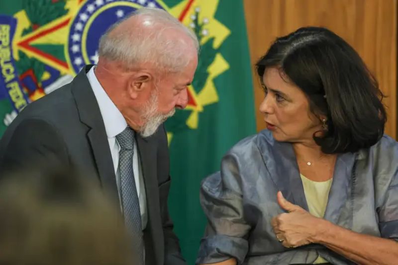 Política/LULA decide substituir NÍSIA por PADILHA no Ministério da Saúde