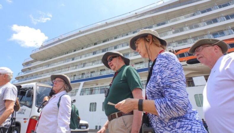 GERAL/BRASIL recebeu quase 1,5 milhão de TURISTAS internacionais em janeiro
