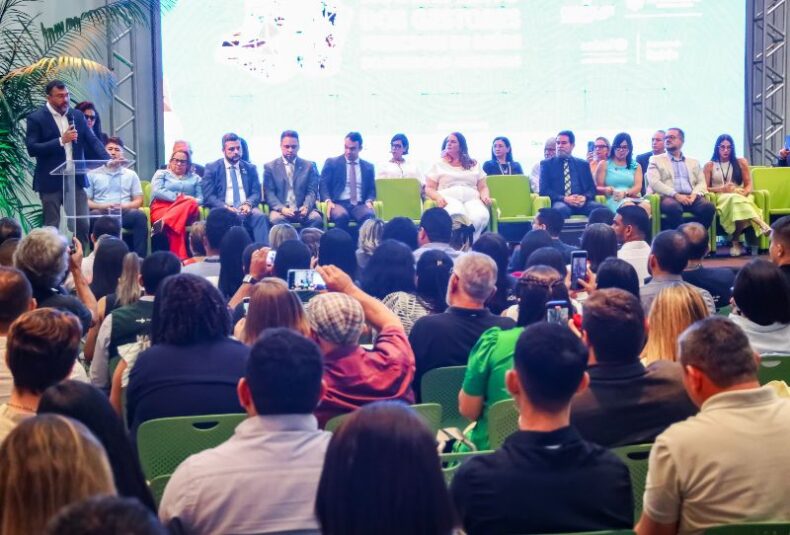 GERAL/REGIONALIZAÇÃO da SAÚDE é destaque na abertura de evento de acolhimento aos novos gestores municipais do setor