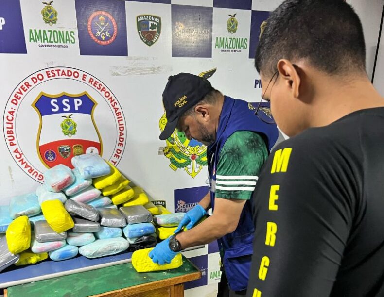 GERAL/BASE ARPÃO 1: PMAM apreende mais de 78 kg de drogas escondidas em caixas de bolacha e malas