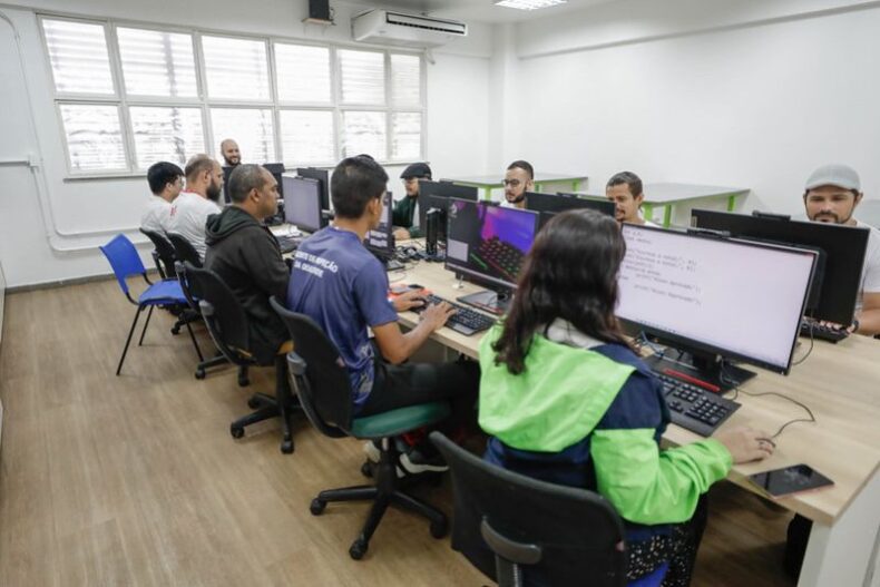 EDUCAÇÃO/Alunos do CETAM iniciam ano letivo/2025 com expectativas para novas oportunidades no mercado de trabalho