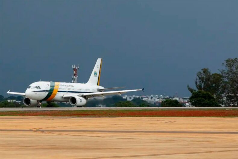 Aviao-presidencial-arremete-ao-tentar-pousar-em-Sorocaba-Foto-Marcos-Correa-PR-05