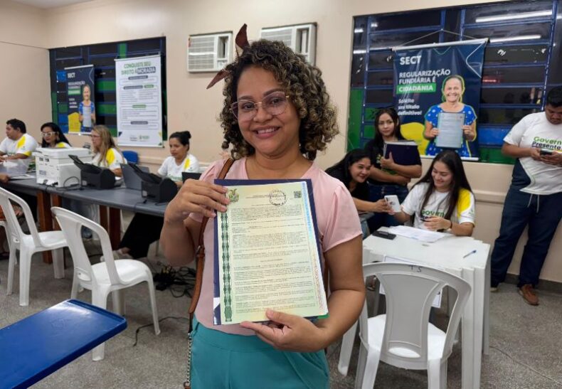 GERAL/Governo do AM prioriza entrega de Títulos DEFINITIVOS para garantir direitos das MULHERES
