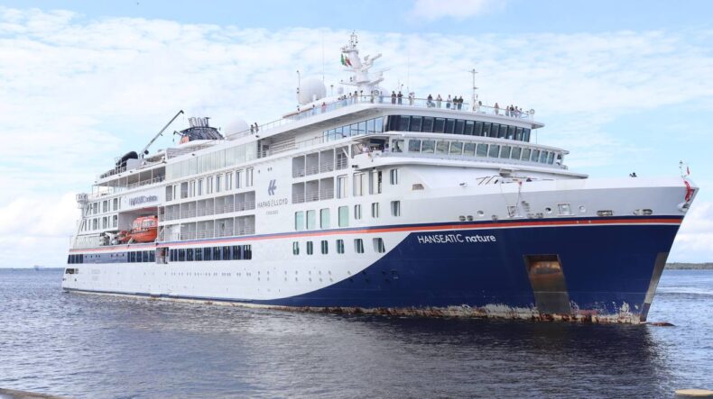TURISMO/Temporada de Cruzeiros 2024/2025: HANSEATIC NATURE atraca em Manaus com mais de 400 turistas