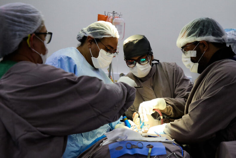 GERAL/Hospital JOÃO LÚCIO realiza cirurgia rara e de alta complexidade, para estabilização de COLUNA LOMBAR