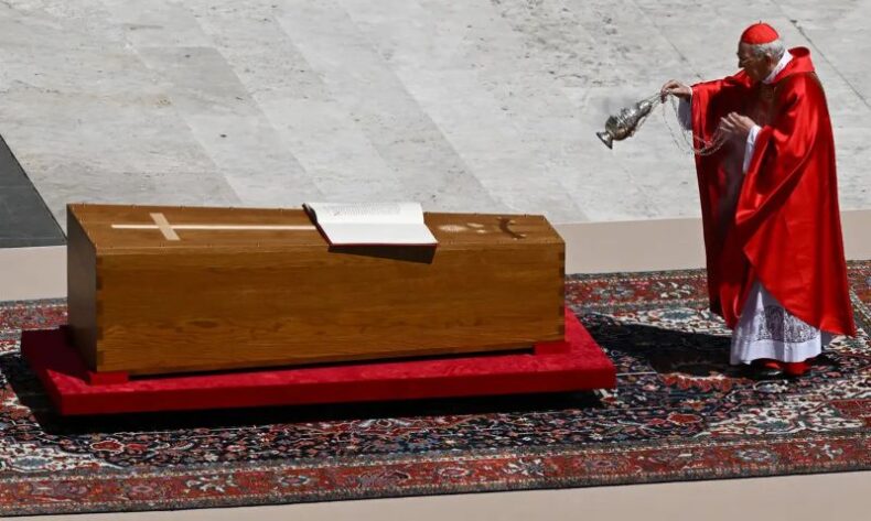 Internacional/HOMILIA de MISSA FUNEBRE resgata legado de união do papa FRANCISCO