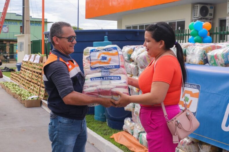 No município, foram entregues cestas básicas e água potável para a população como parte da Operação Cheia 2025
