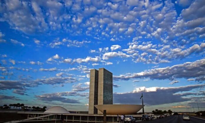 brasilia_congresso_nuvens-090