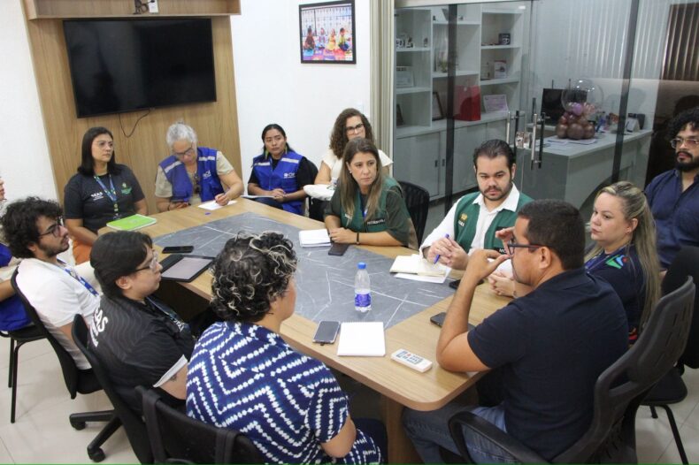 GERAL/AMAZONAS recebe comitiva da FORSUAS para discutir políticas públicas direcionadas à situações de emergência e calamidade