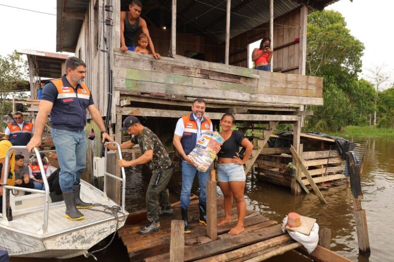 GERAL/Governo do Amazonas divulga boletim sobre a cheia no estado, nesta segunda(16)