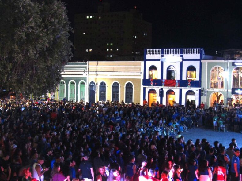 CULTURA/Festival de Parintins 2025:Transmissão da segunda noite da festa emociona torcedores no LARGO SÃO SEBASTIÃO