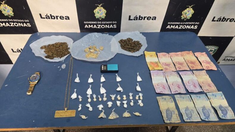 DROGAS/Polícia Militar do Amazonas apreende DOIS ADOLESCENTES e 74 trouxinhas de DROGAS, em Manaus e Lábrea