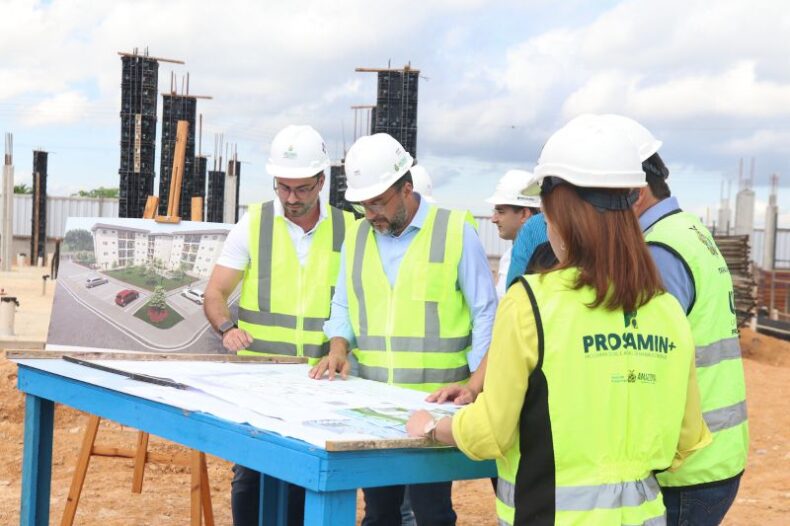 CIDADE/Na zona norte de Manaus, Governador Wilson Lima vistoria obras do RESIDENCIAL NOVO ALEIXO