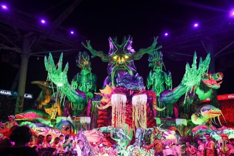 CULTURA/Festival Parintins 2025: BOI GARANTIDO abre a primeira noite resgatando as raízes culturais da Amazônia no Bumbódromo