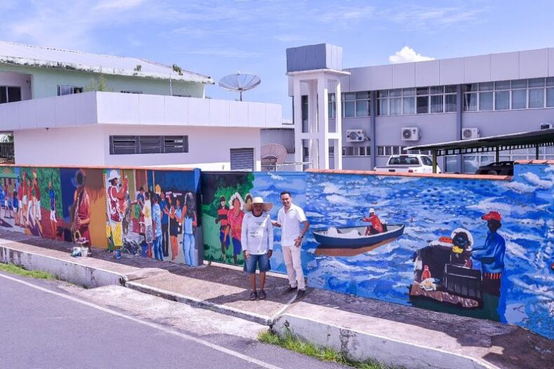 GERAL/MURO da agência da SEFAZ em Parintins se transforma em tela que expressa cultura popular
