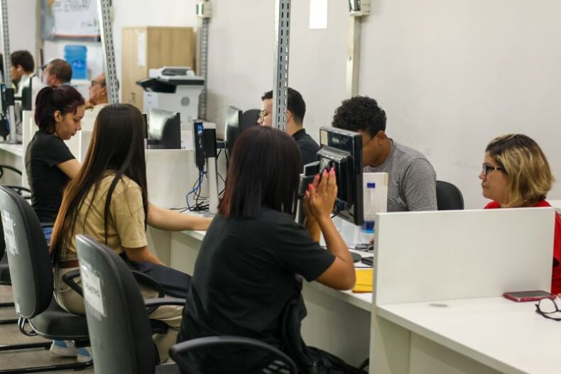 GERAL/SINE AMAZONAS divulga 207 vagas de emprego para esta quinta-feira(26)