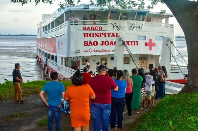 SAÚDE/Festival de Parintins 2025: BARCO HOSPITAL São João XXIII iniciou atendimentos nesta quarta-feira(25)