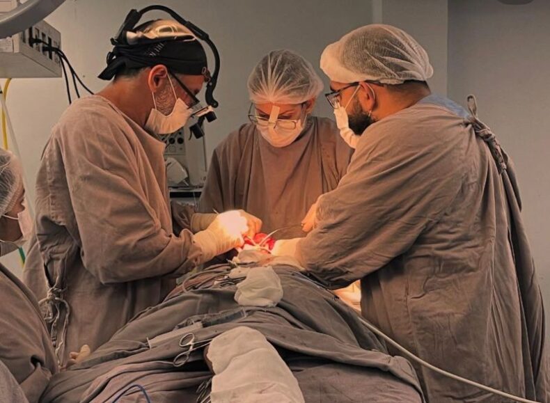 SAÚDE/Hospital ADRIANO JORGE realiza procedimento inédito, ao remover tumor de mais de 2 kg, de mandíbula de paciente em Manaus