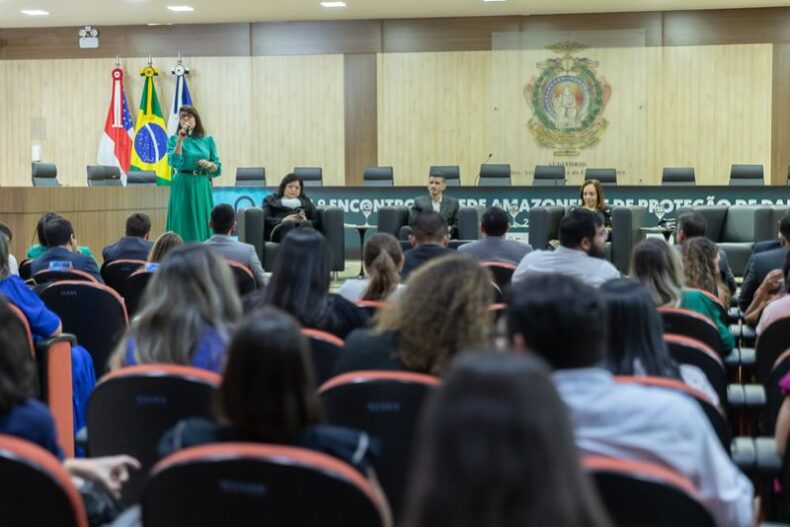 GERAL/CGE-AM destaca compromisso do Estado com a transparência, ética e segurança da informação em evento sobre proteção de dados
