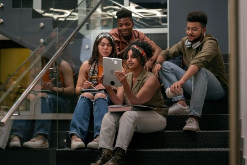 GERAL/Mais de 55 mil UNIVERSITÁRIOS do Amazonas enfrentam dívidas com mensalidades