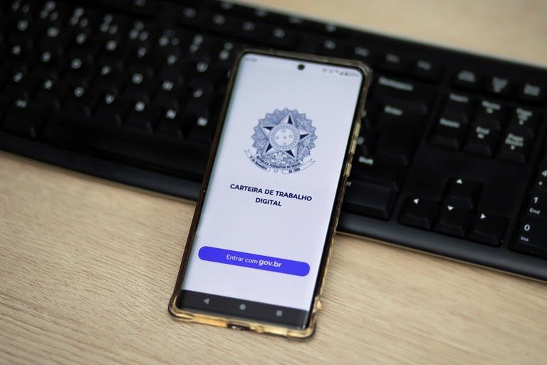 CARTEIRA ASSINADA/AMAZONAS abre mais de 2,6 mil postos de trabalho formais em junho