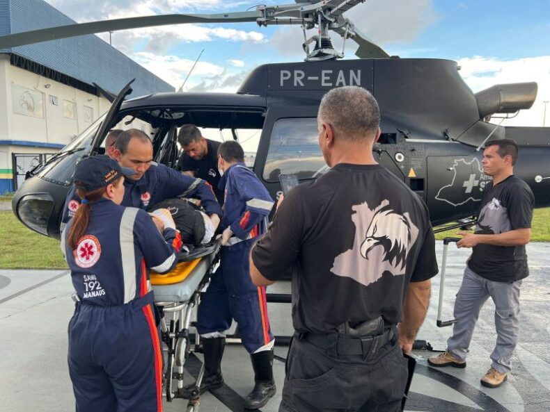 SEGURANÇA/SERVIÇO AÉREO da SSP-AM resgata policial militar após acidente na rodovia BR-319