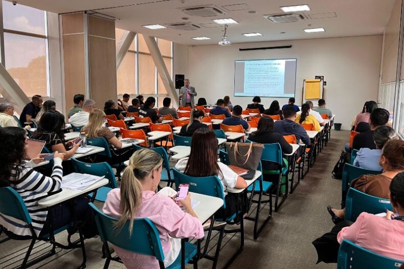 GERAL/Capacitação sobre a NOVA LEI de LICITAÇÕES reúne gestores de todo o AM no TCE-AM