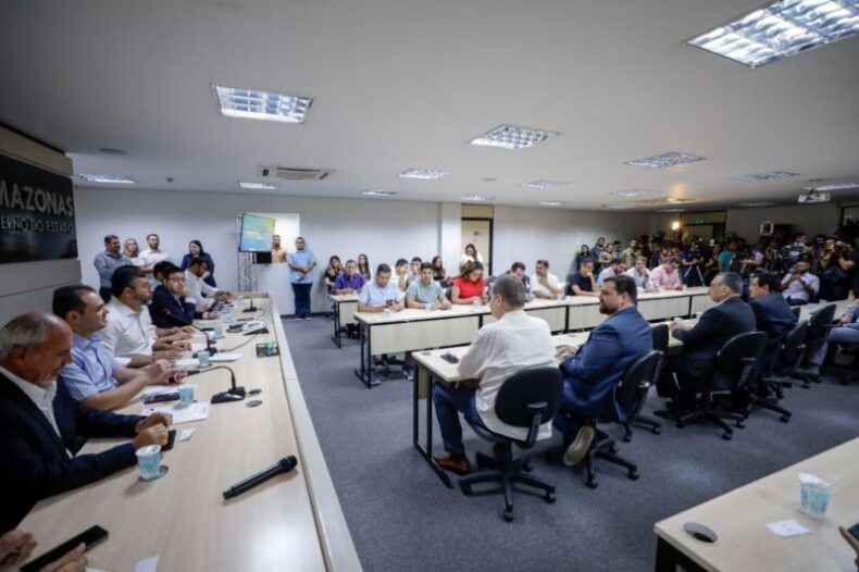 05Wilson Lima anuncia redução do IPVA e Refis 2025 com até 95% de desconto em multas e juros-077-011