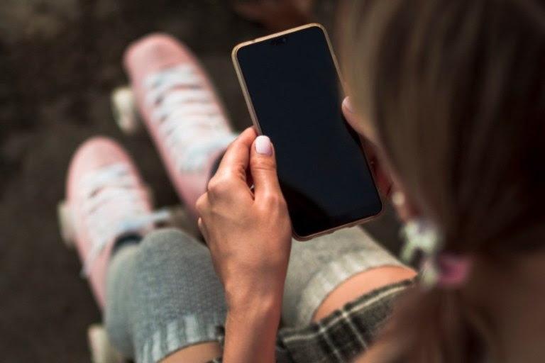 O diagnóstico mostra que, apesar dos avanços no marco legal e nas ações de prevenção o Brasil ainda enfrenta graves desafios para proteger esse publico no ambiente digital Foto Divulgação Freepik