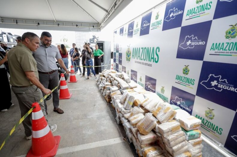 SEGURANÇA/No AMAZONAS, Governo do Estado faz apreensão de 1 tonelada de maconha na capital