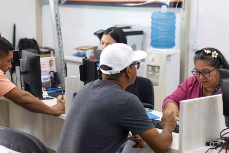 GERAL/SINE AMAZONAS divulga 143 vagas de emprego para esta segunda-feira(08)