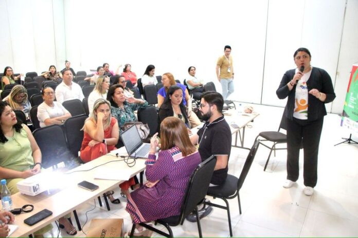 Conferência - foto 4-080